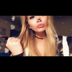 Meet your Posher, Hayley